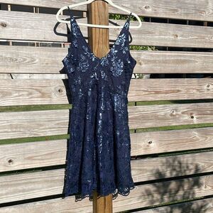 Dress the Population Navy dress Size Medium